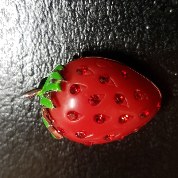 Vintage Best Strawberry Brooch - Picture 2 of 5